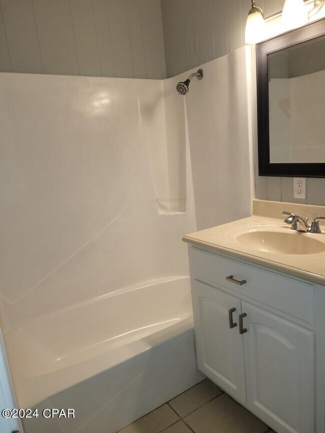 6529 Chipewa St Townhome Townhome Rental in Callaway FL