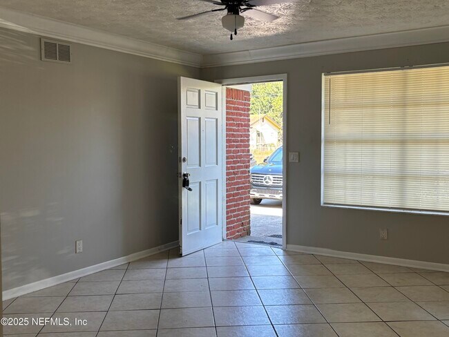 Photo - 7430 Jade Dr N