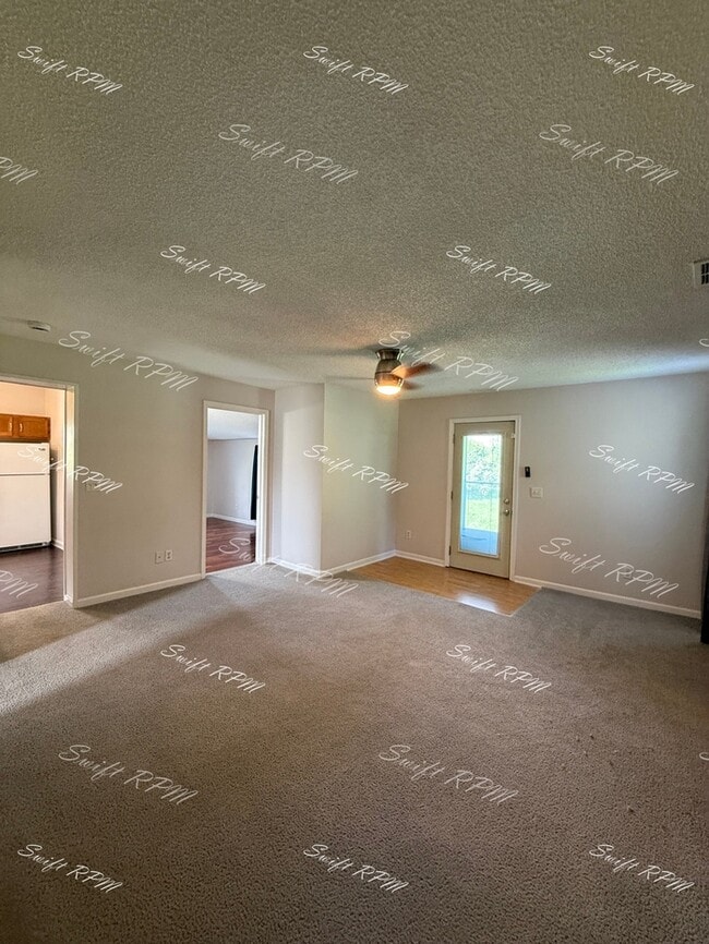 Photo - 18501 N Main St