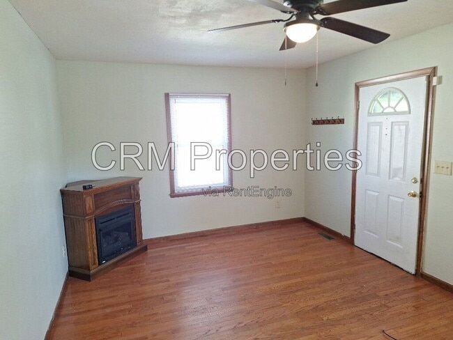 2203 S Pershing Dr
