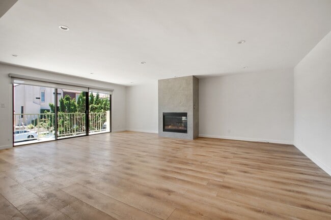 Photo - 843 18th St in Santa Monica.  Steps to Mon...