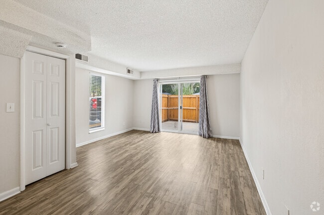 3BR, 2BA - 1,130SF - Living Room