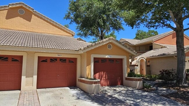Building Photo - 7813 Sugar Bend Dr