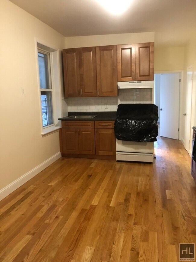 27 Ravine Ave, Yonkers, NY 10701 - 27 Ravine Ave, Yonkers, NY 10701 Apartment Unit 2A
