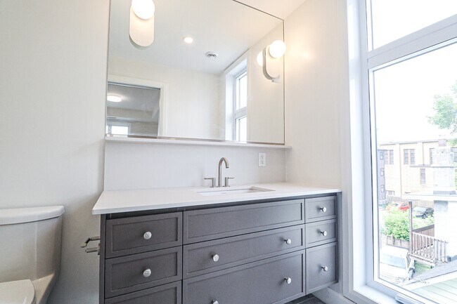 Photo - 174 Ethel St Unité 102