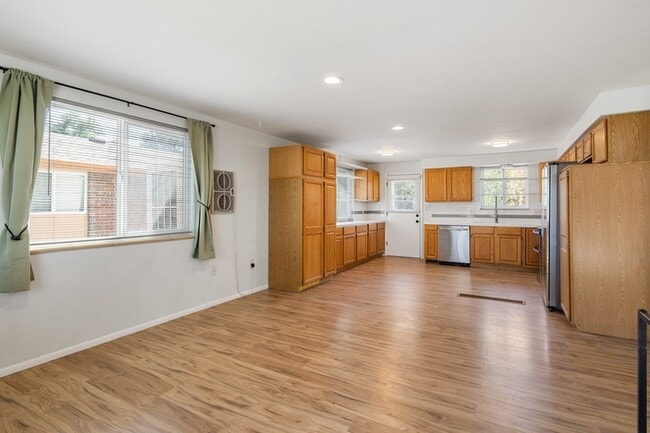 Photo - 415 S Kipling St