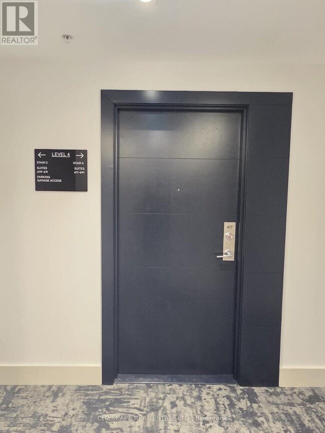 Photo - 75 James St S Unit 417