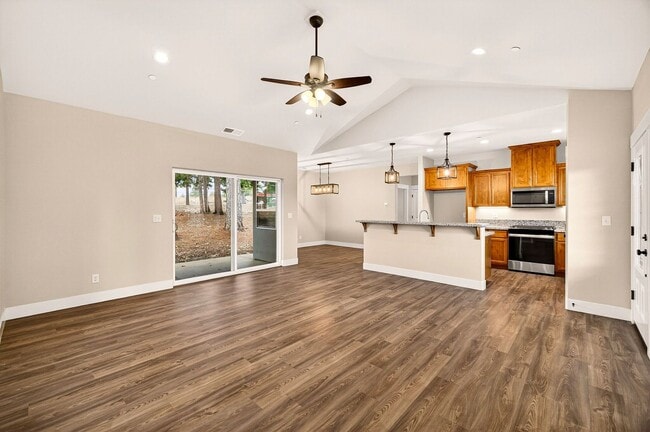Photo - 3-bedroom, 2-bathroom home nestled in the ...