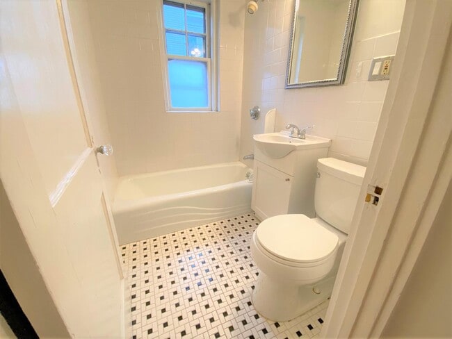 Photo - 160 Norfolk St Unit 3