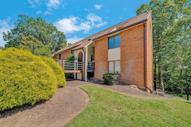 3372 Forest Ct