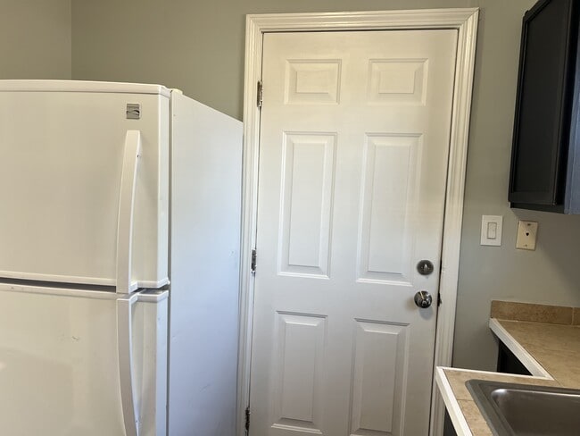 Photo - 2367 Cascade Rd