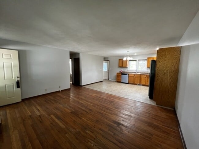 Photo - 4442 Rushmore Dr NE