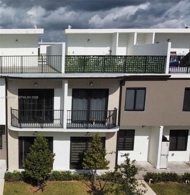 Building Photo - 14569 SW 261 St Ter