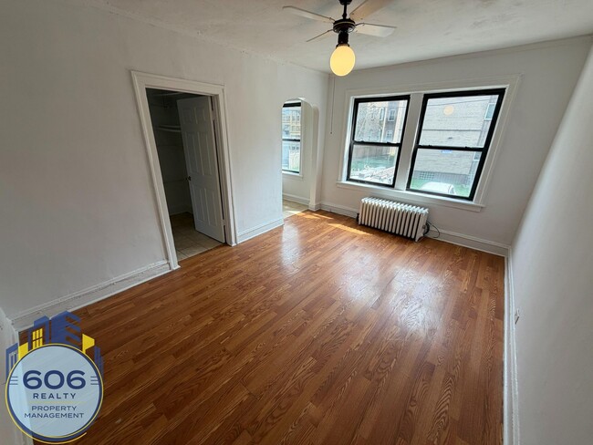 1135 W Lunt Ave Unit 101