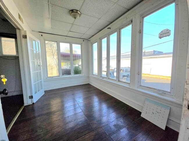 Photo - 346 N Delaware Ave