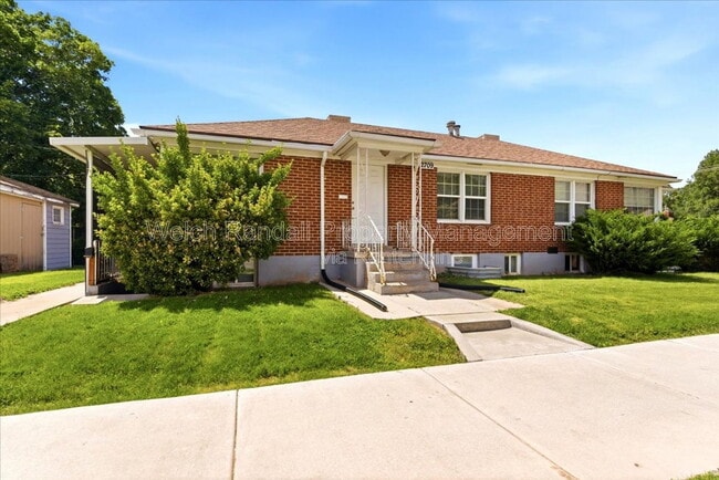 Photo - 2709 Gramercy Ave