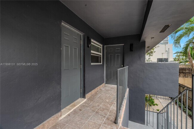 Photo - 421 SW 9th St Unidad 3