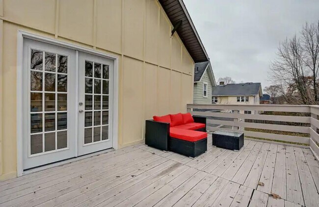 Photo - 2452 Carrollton Ave