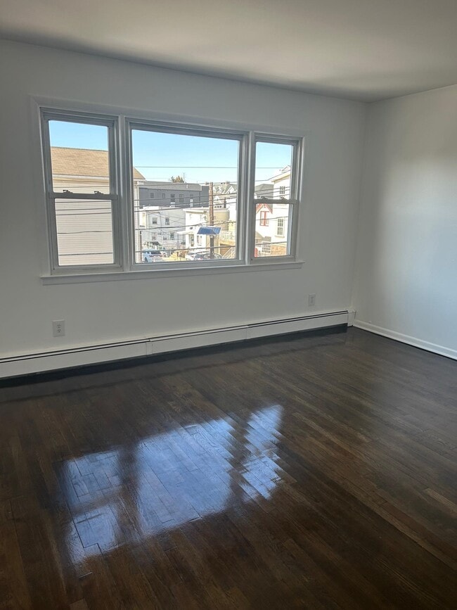 Photo - 4608 Grand Ave