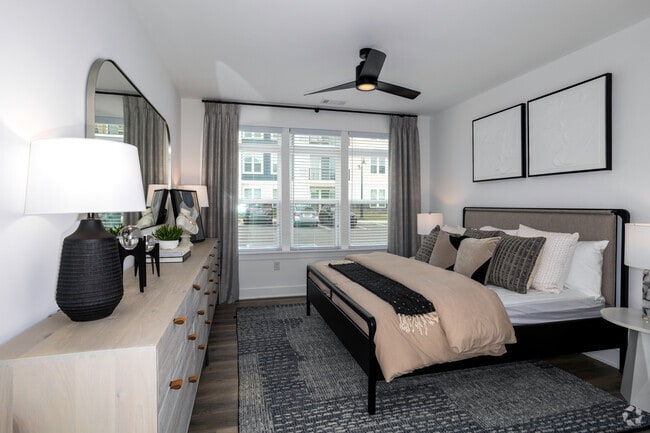 2BR, 2BA - 1,190SF - Wexford I - Second Bedroom