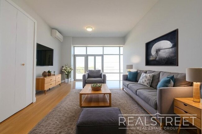 Photo - LUXURY LOFT in Queens! Unit 402
