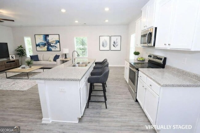 Photo - 2105 Jessica Way