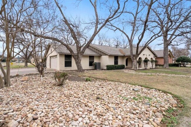 Photo - 318 Columbine St