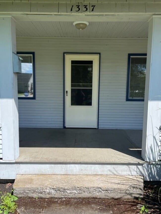 Photo - 3 Bedroom House on Jefferson St Near Downtown, Campus, and More!