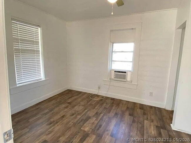 4144 Herring Ave