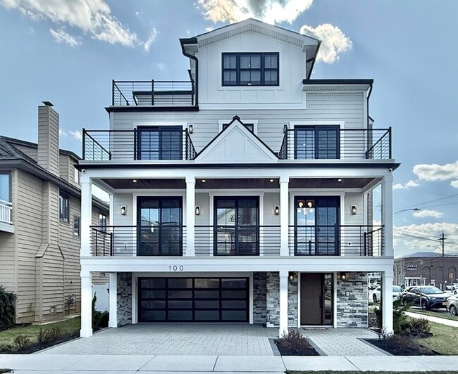 Photo - 100 S Frontenac Ave