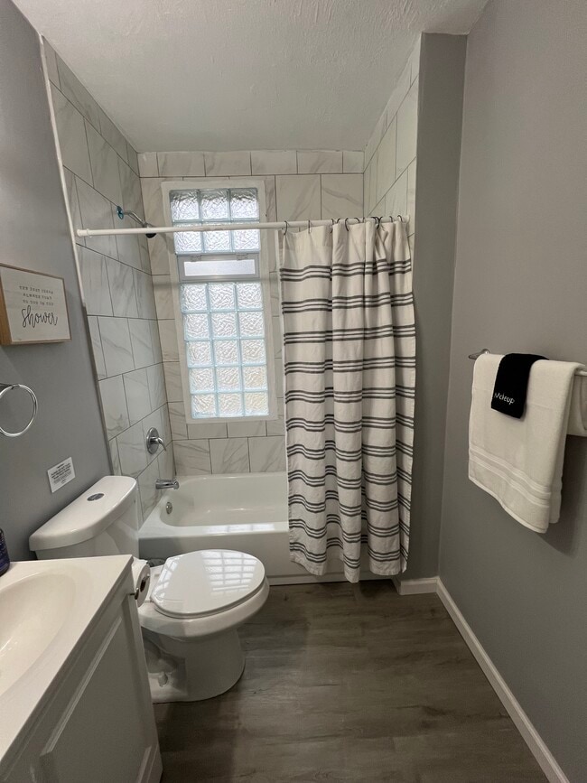 1941 Elm Ave Unit 1
