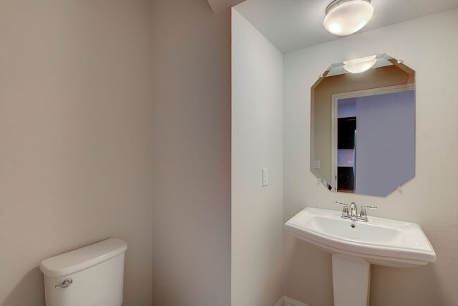 Photo - 13800 Lyndhurst St