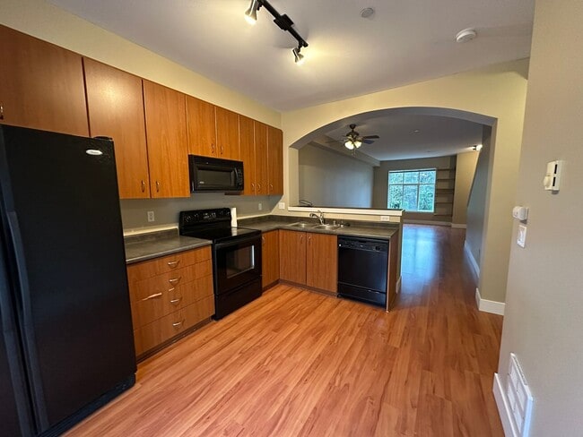 Photo - 2Bd/2.5Ba Redmond Townhouse