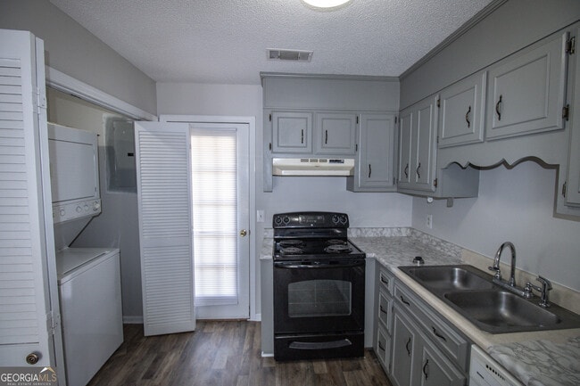 Photo - 140 Lanier Dr Unit 142