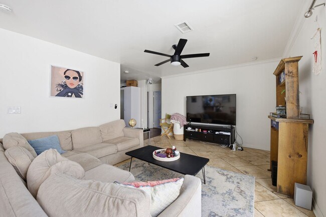 6250 Dorothy Dr