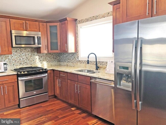 Photo - 8331 Wesleyan St
