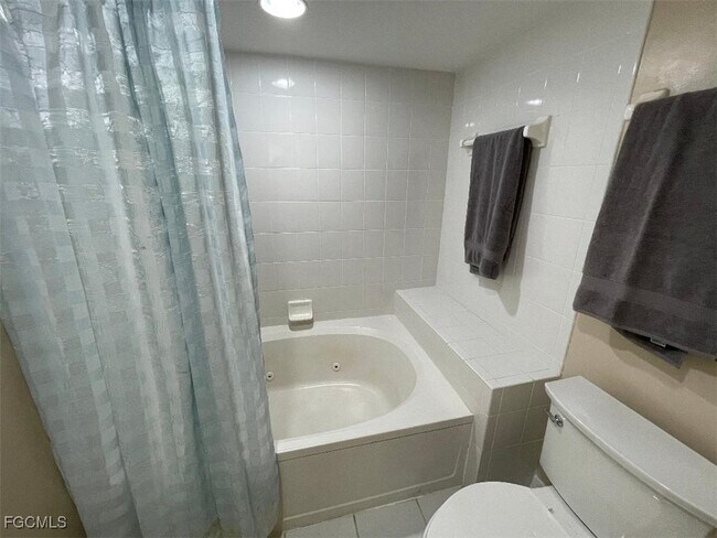 Building Photo - 285 Naples Cove Dr Unit 1102