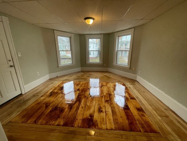 Building Photo - 83 Coombs St Unit #2