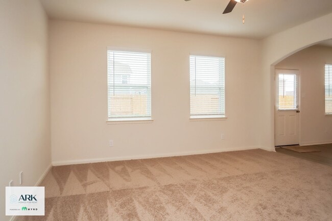 Photo - 5826 Sapphire Lagoon Rd