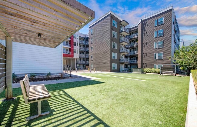 MAA South Lamar