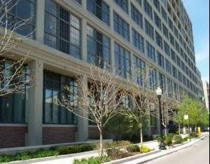 Building Photo - 900 N Kingsbury St Unit 1167