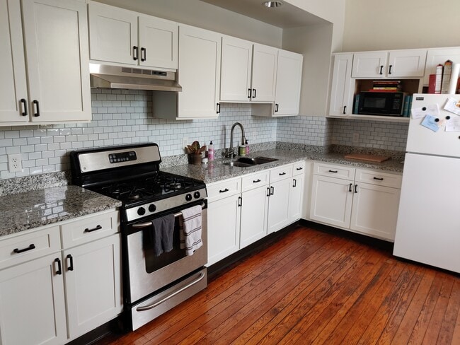 Building Photo - 1545 S Charles St Unit B