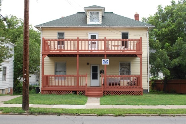 Building Photo - 149 E State St Unit B