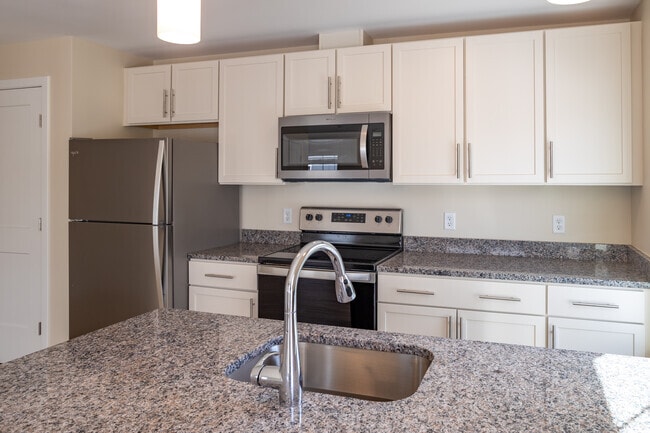 1BR, 1BA, - 757