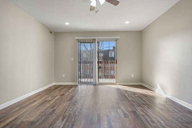 102 N Caroline Pl