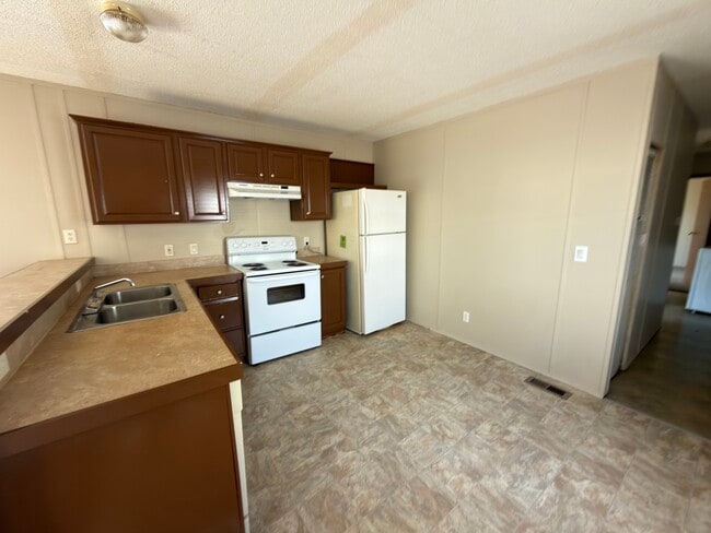 Photo - 25353 Nuway Ave