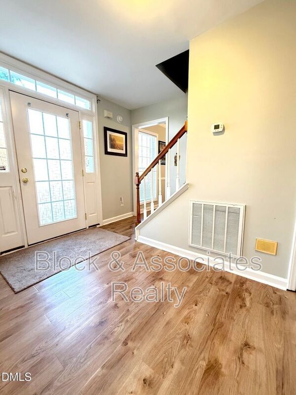 Photo - 8612 Hobhouse Cir