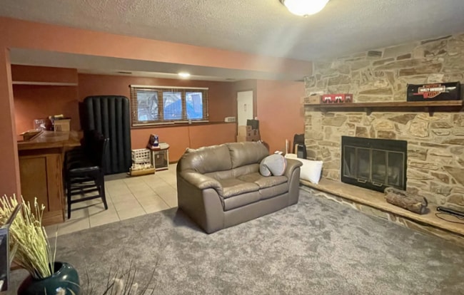 Photo - 5910 Thatcher Dr House