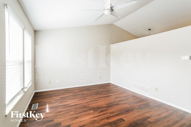 Photo - 1732 Westmeadow Dr