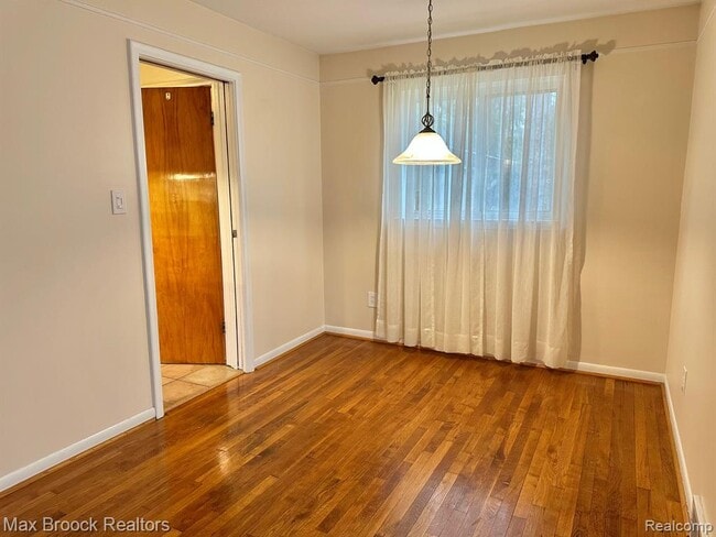 Photo - 1619 Poplar Ave